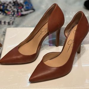 Jessica Simpson Leather Pumps-size 6